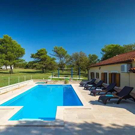 Holiday home Emanuel